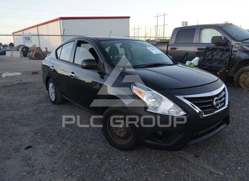 2015 Nissan VERSA фото