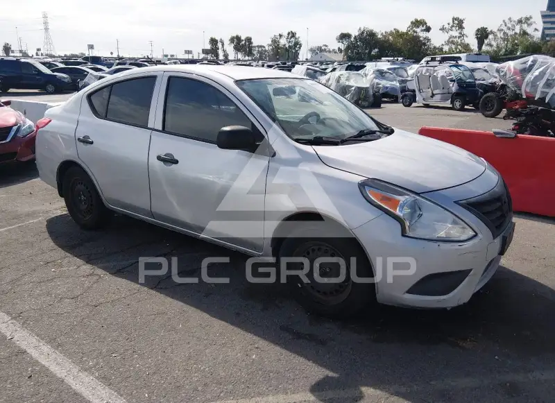 2015 Nissan VERSA photo