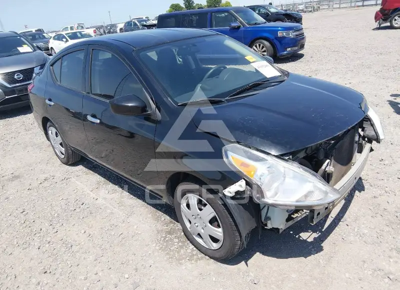 2015 Nissan VERSA photo