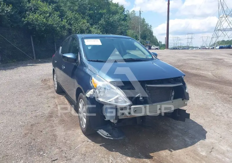 2015 Nissan VERSA photo