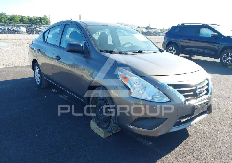 2015 Nissan VERSA фото