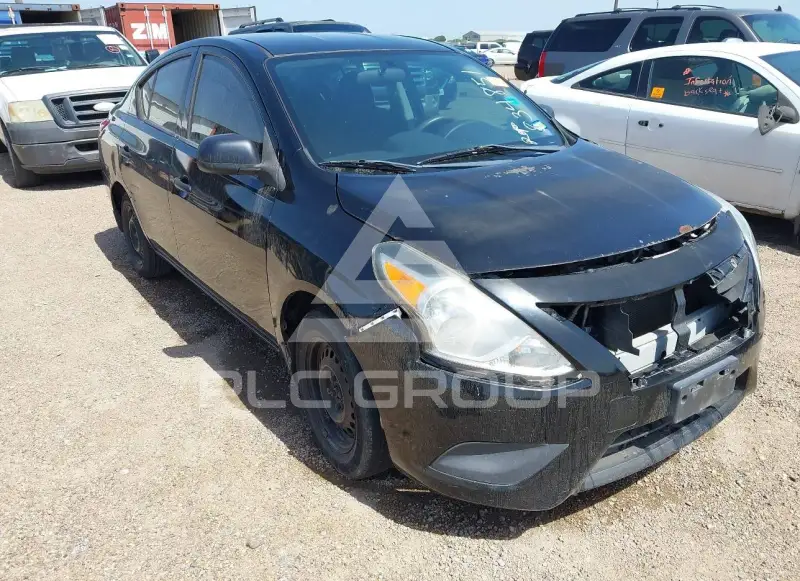 2015 Nissan VERSA photo