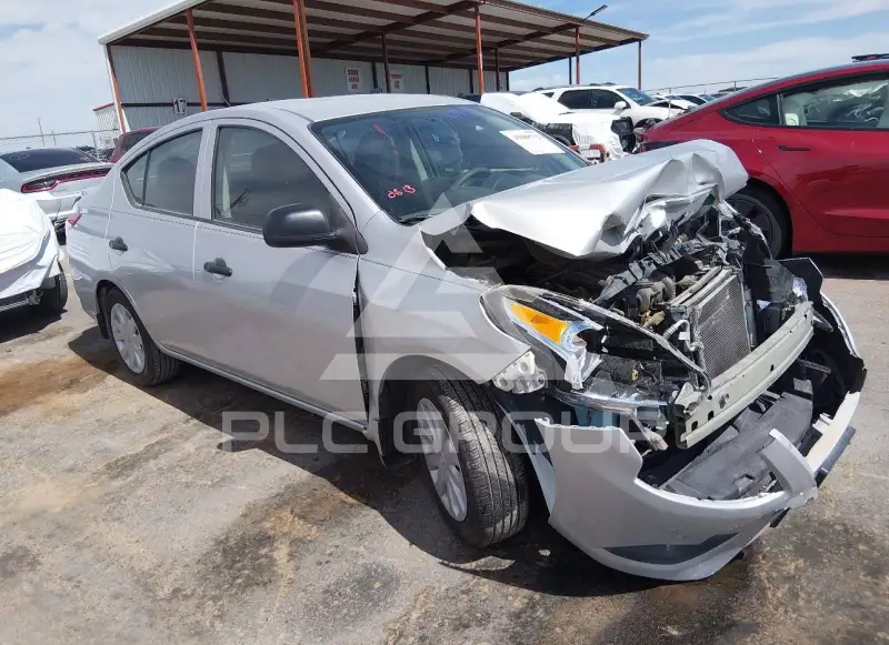 2015 Nissan VERSA photo