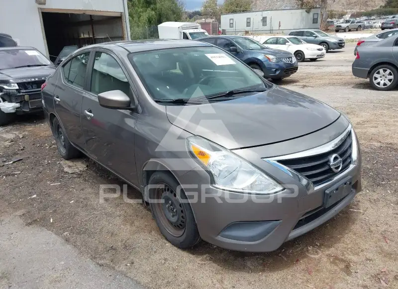 2015 Nissan VERSA фото