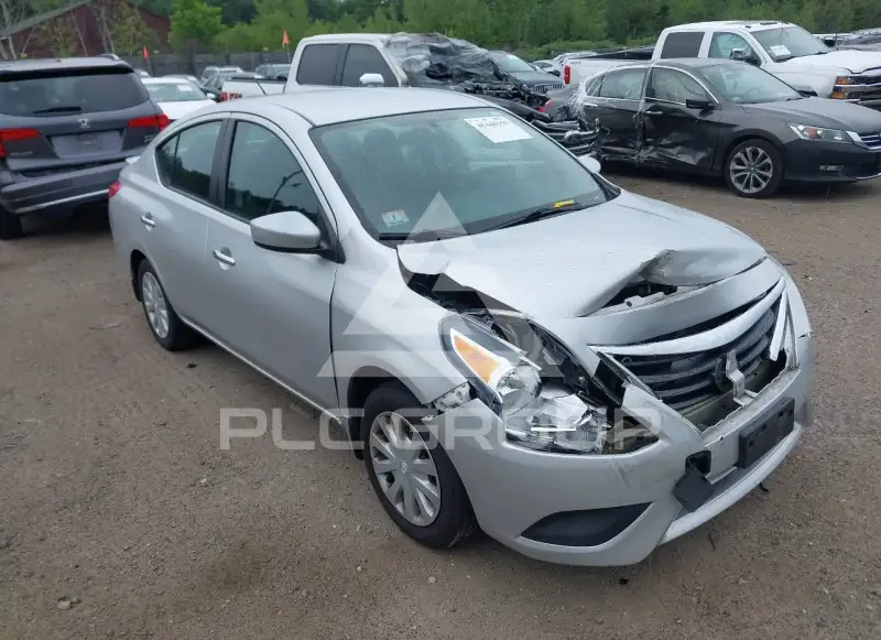 2015 Nissan VERSA photo
