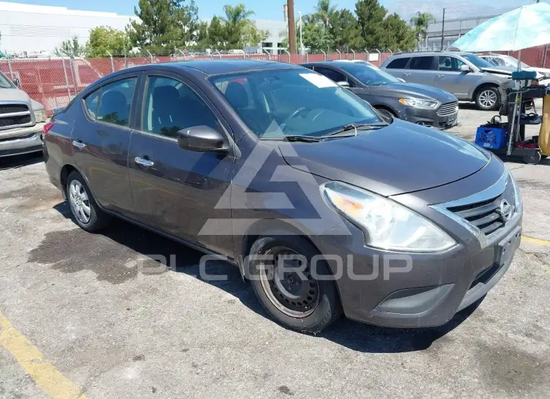 2015 Nissan VERSA фото