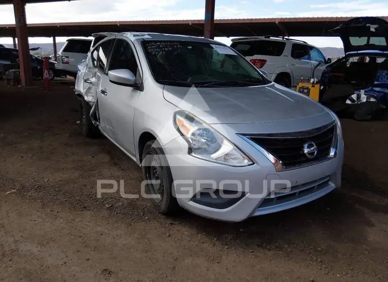 2015 Nissan VERSA фото