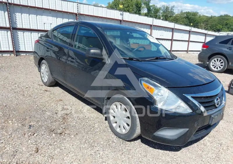 2015 Nissan VERSA фото