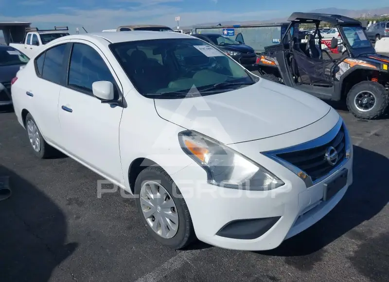 2015 Nissan VERSA фото