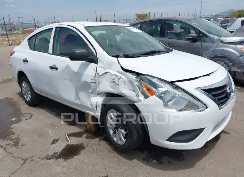 2015 Nissan VERSA фото