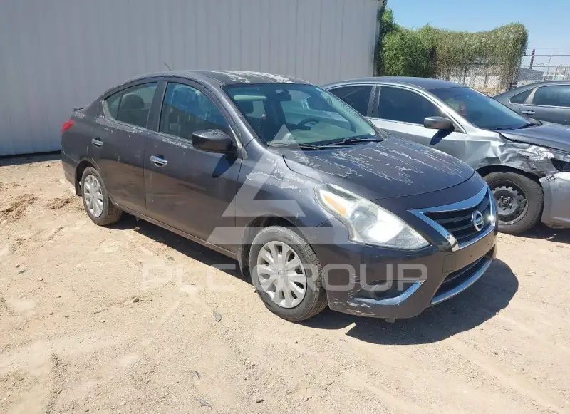 2015 Nissan VERSA фото