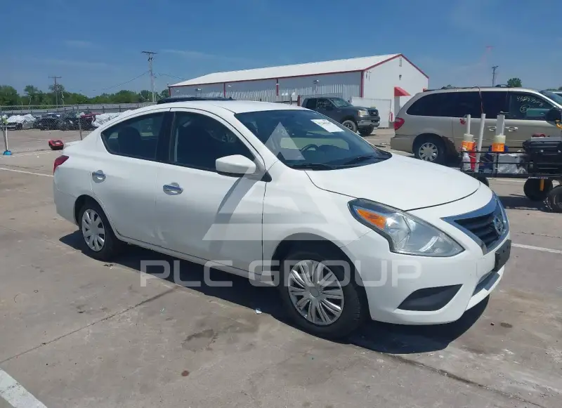 2015 Nissan VERSA фото
