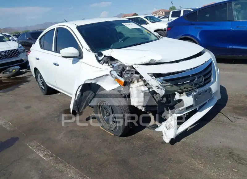 2015 Nissan VERSA фото