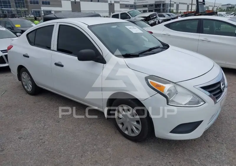 2015 Nissan VERSA фото
