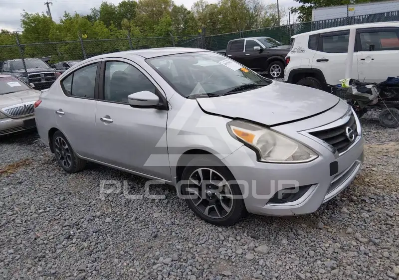 2015 Nissan VERSA фото