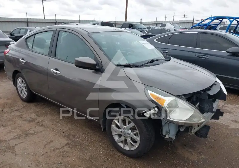 2015 Nissan VERSA photo