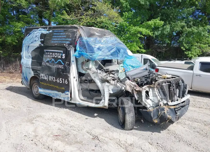 2015 Nissan NV 2500 фото