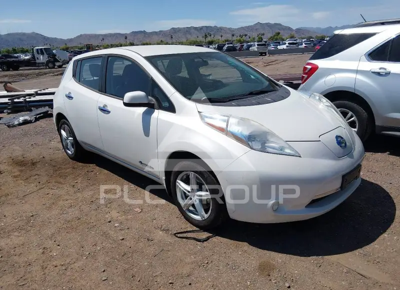 2015 Nissan LEAF фото