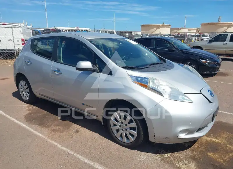 2015 Nissan LEAF photo