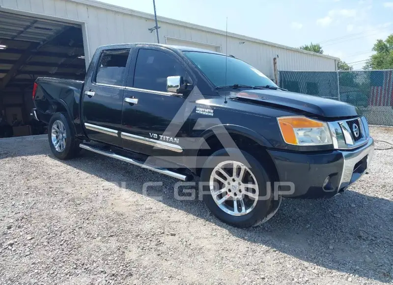 2015 Nissan TITAN фото