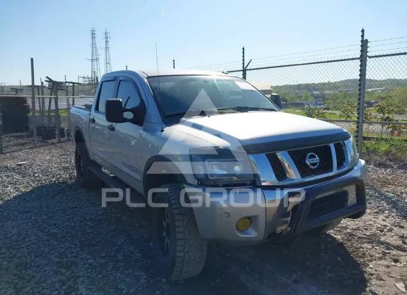 2015 Nissan TITAN photo