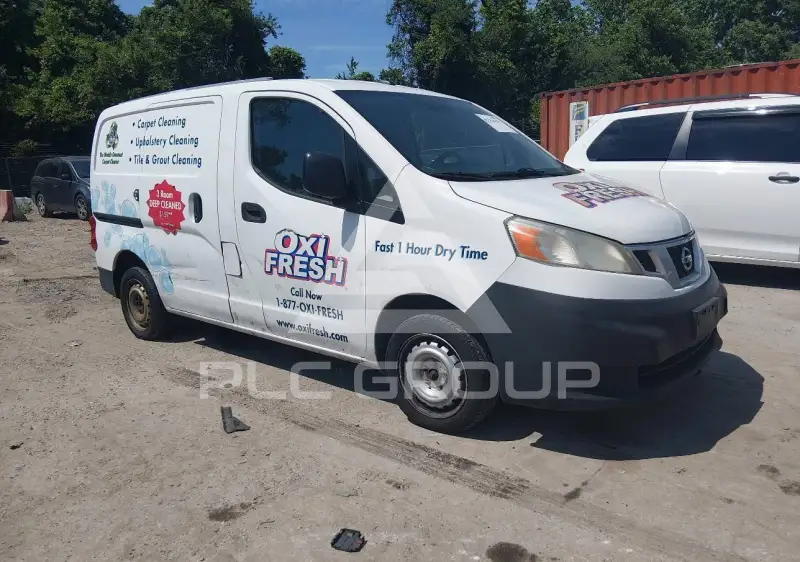 2015 Nissan NV 200 фото