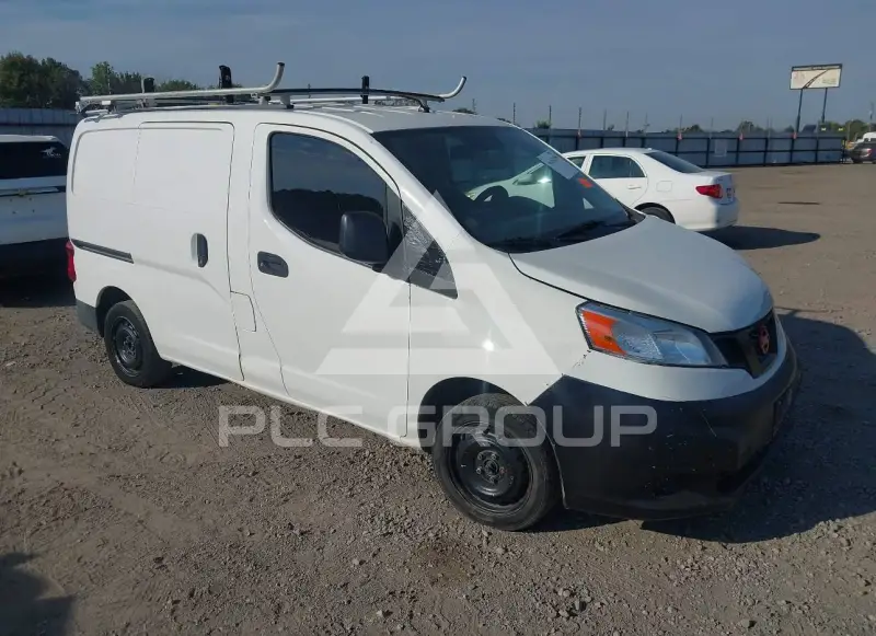 2015 Nissan NV 200 photo