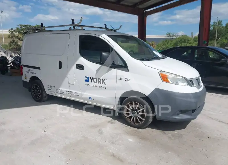 2015 Nissan NV 200 фото