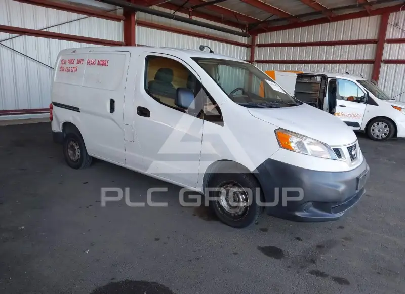 2015 Nissan NV 200 фото
