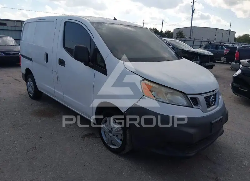 2015 Nissan NV 200 photo