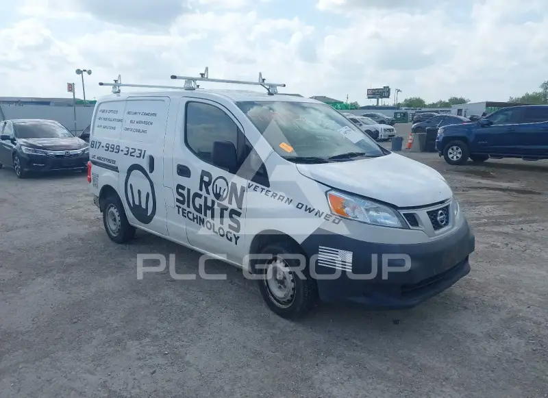 2015 Nissan NV 200 фото