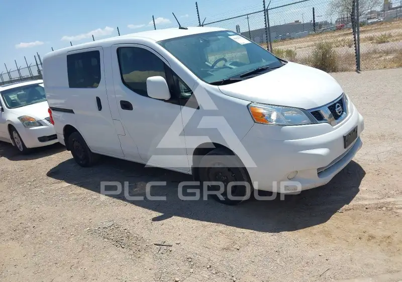2015 Nissan NV 200 photo