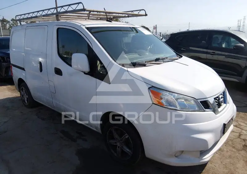 2015 Nissan NV 200 фото
