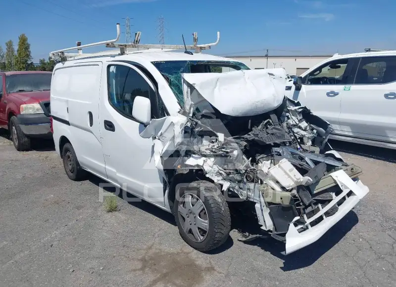 2015 Nissan NV 200 фото