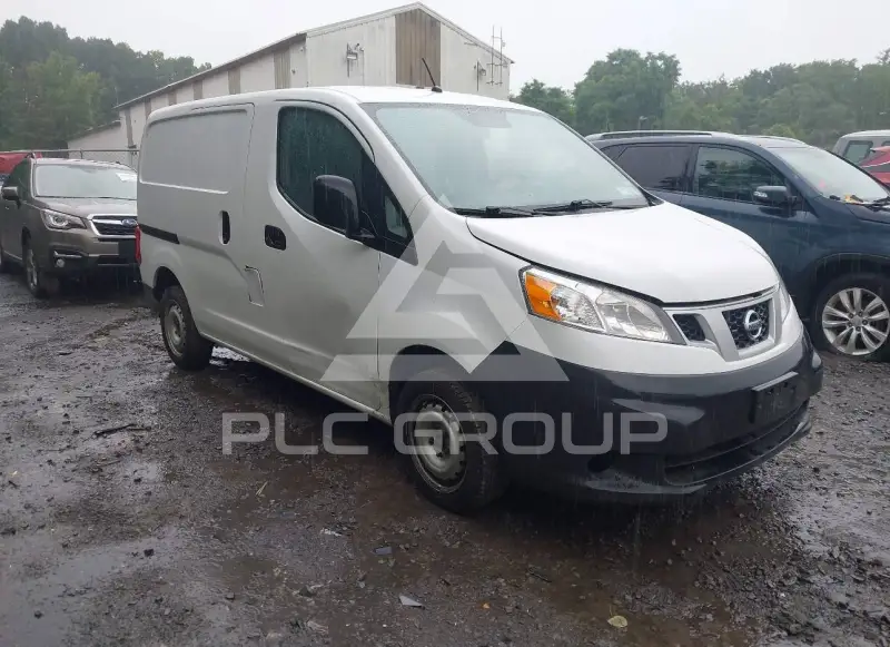 2015 Nissan NV 200 фото