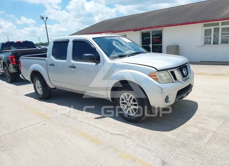 2015 Nissan FRONTIER photo