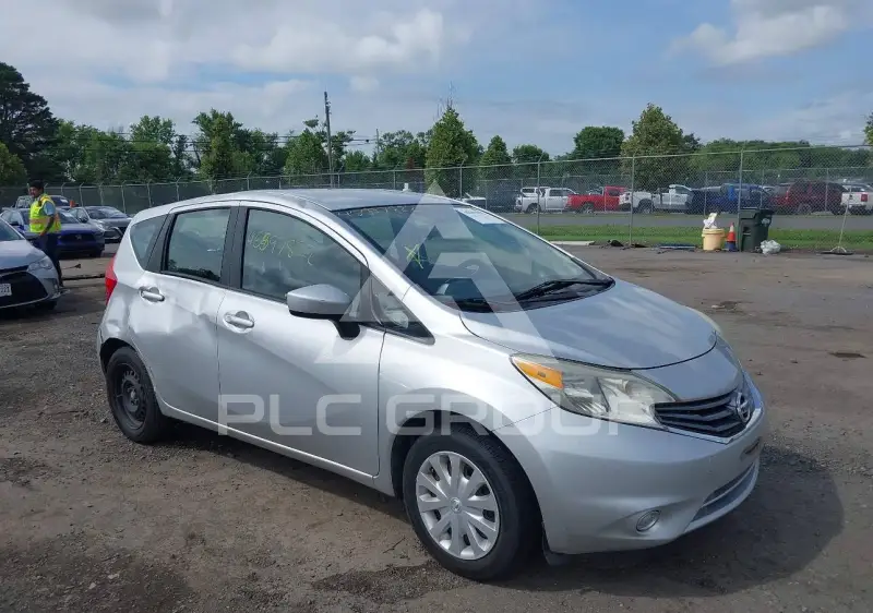 2015 Nissan VERSA фото