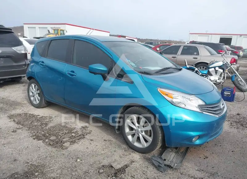 2015 Nissan VERSA фото