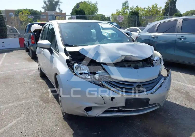 2015 Nissan VERSA фото