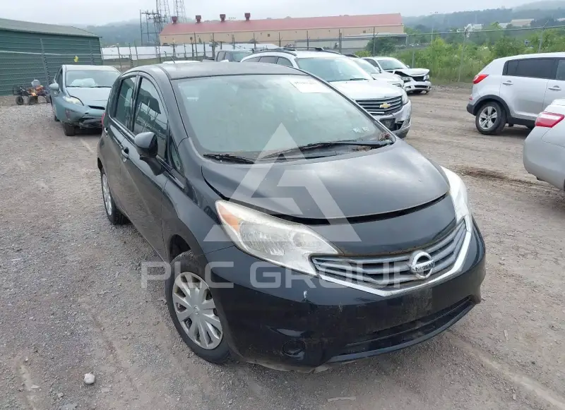 2015 Nissan VERSA фото