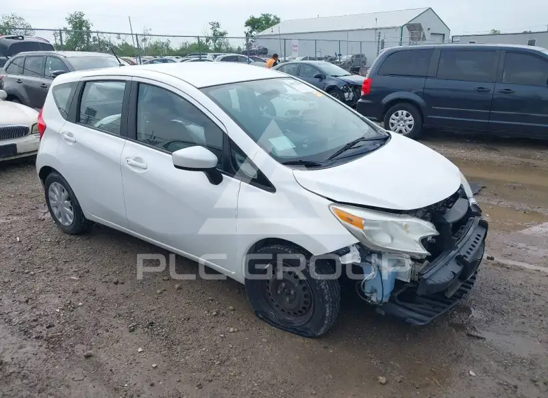 2015 Nissan VERSA фото