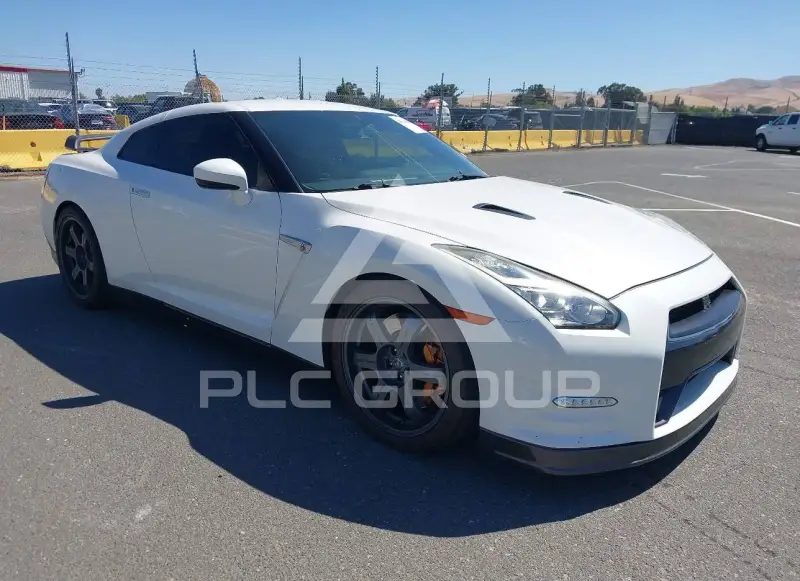 2015 Nissan GTR фото