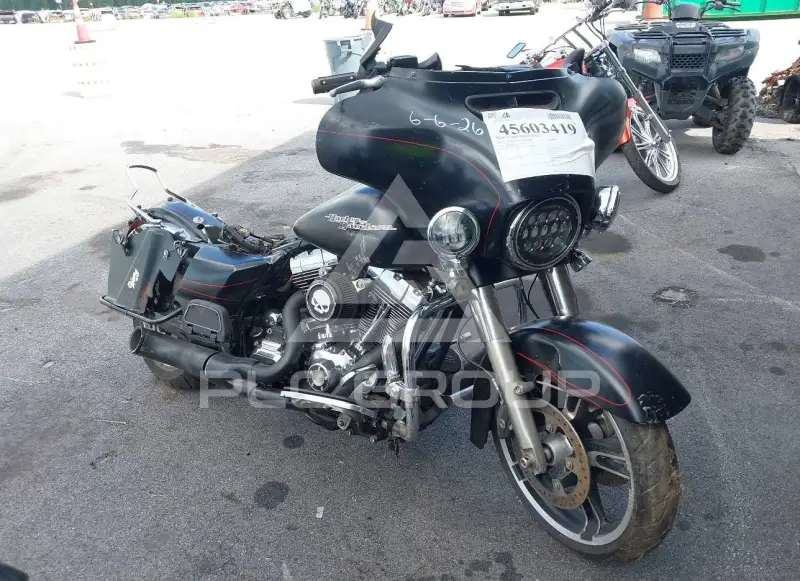 2015 Harley-Davidson FLHX фото