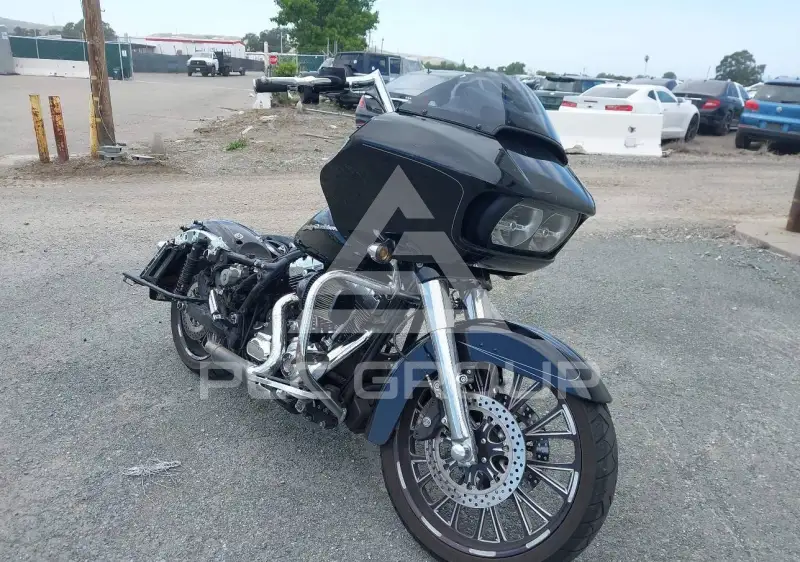 2015 Harley-Davidson FLTRX фото