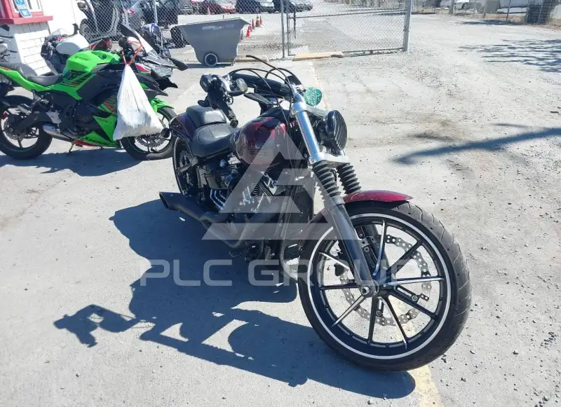 2015 Harley-Davidson FXSB photo