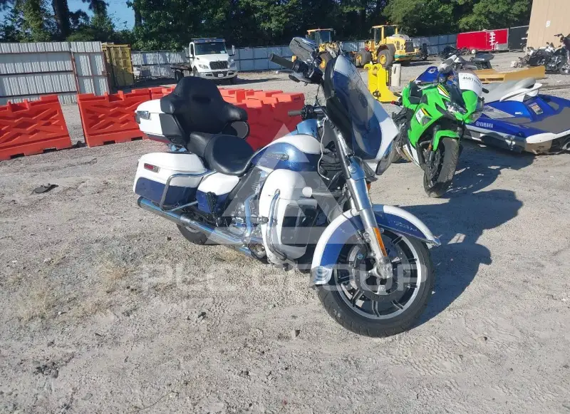 2015 Harley-Davidson FLHTCU фото