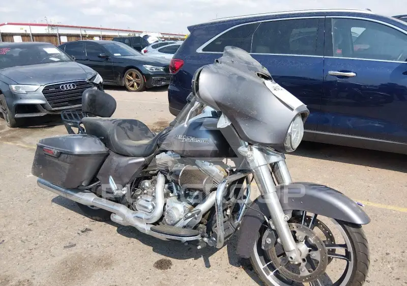 2015 Harley-Davidson FLHX фото