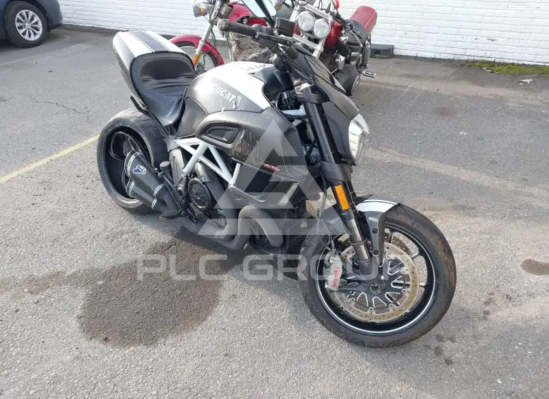 2015 Ducati Diavel фото