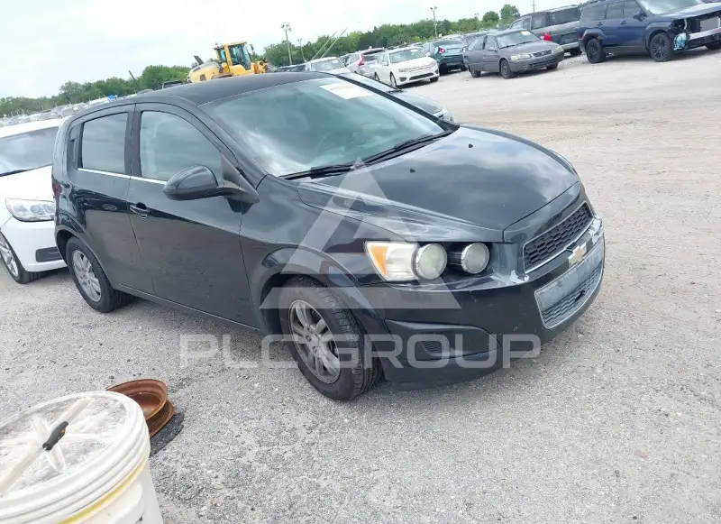 2015 Chevrolet Sonic фото