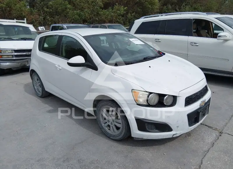 2015 Chevrolet Sonic фото